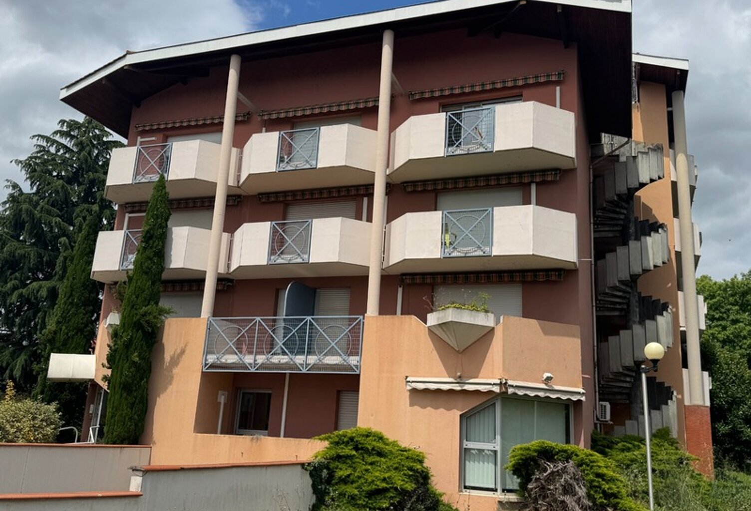 AGEN FLORÉAL – STUDIO DE 29 m² AVEC PARKING PRIVATIF — photo 1