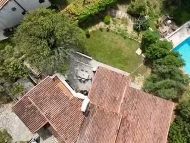 **Maison familiale de 205 m² sur 2 050 m² de terrain avec piscine, dépendance et cadre verdoyant** — photo du bien