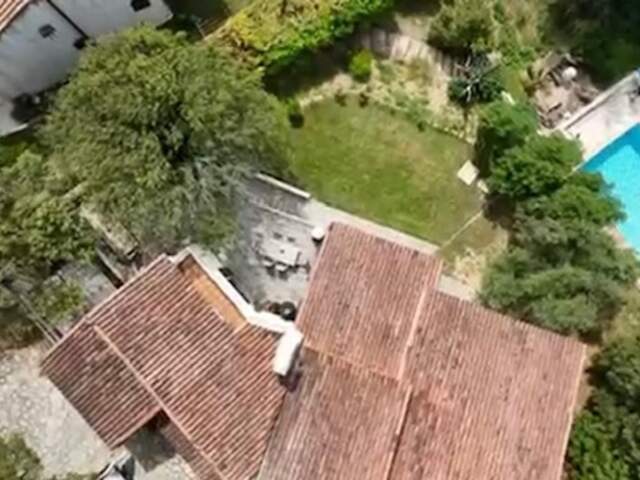 **Maison familiale de 205 m² sur 2 050 m² de terrain avec piscine, dépendance et cadre verdoyant** — photo du bien