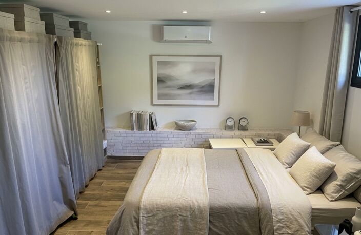 **Maison familiale de 205 m² sur 2 050 m² de terrain avec piscine, dépendance et cadre verdoyant** — photo 3