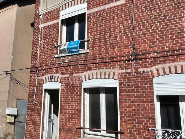 Maison 2 à 3 chambres à rafraîchir — photo du bien