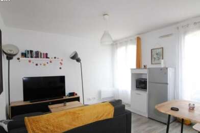 Appartement 2 pièces 910 €