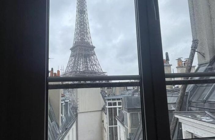 Au pied de la Tour Eiffel - CHAMP DE MARS/ ALMA — photo 4