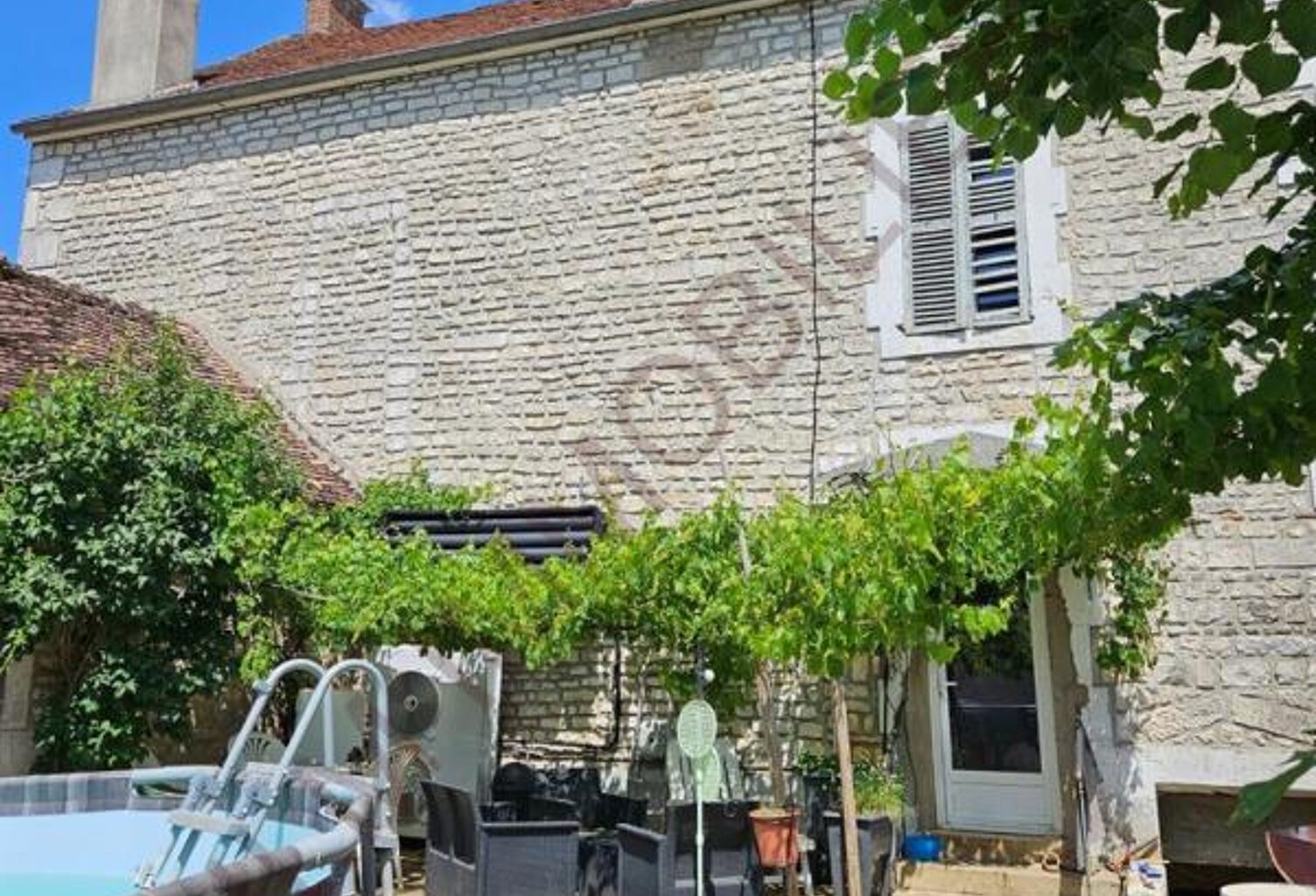 MAISON EN PIERRES VILLAGE COMMERCES 89 YONNE — photo 1