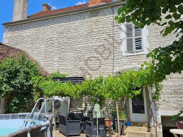 MAISON EN PIERRES VILLAGE COMMERCES 89 YONNE — photo du bien