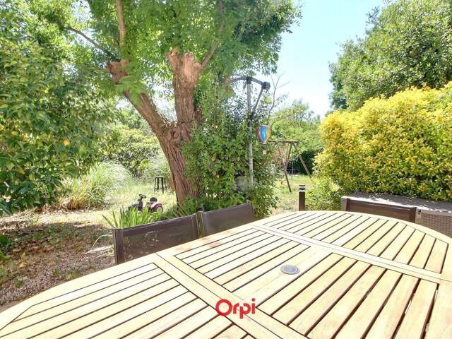 Ensemble immobilier au cœur du village de La Valentine – Plus de 4 300 m² de terrain — photo du bien