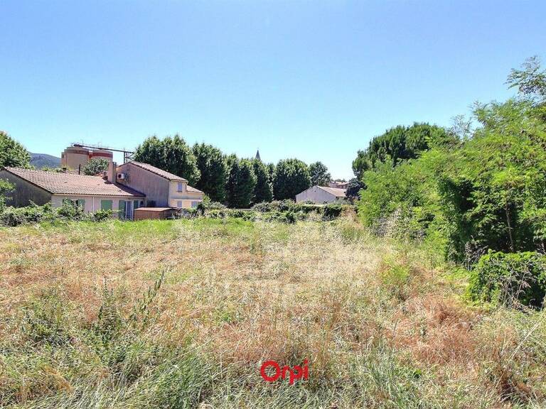 Ensemble immobilier au cœur du village de La Valentine – Plus de 4 300 m² de terrain — photo 1