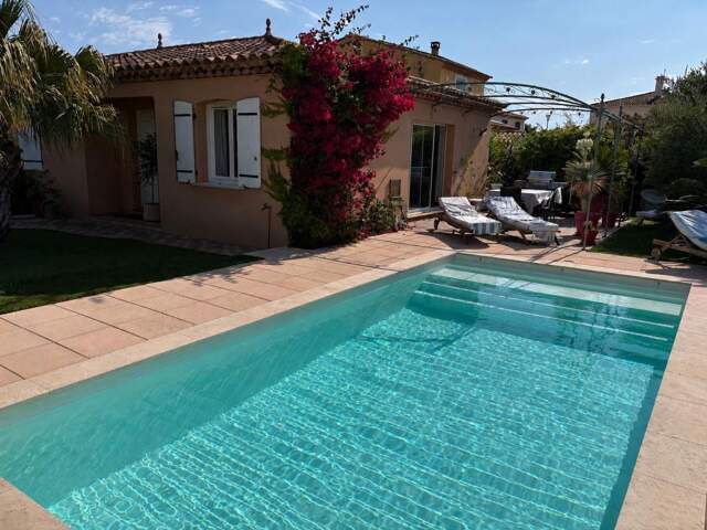 Maison À Vendre de plain pied 146 m² sur terrain de 620 m² avec piscine 3 chambres — photo du bien