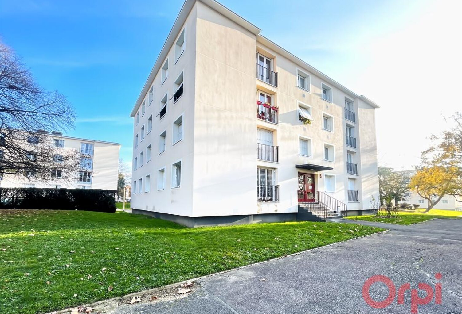 Appartement 4 pièces de 69,57 m² à TAVERNY — photo 1
