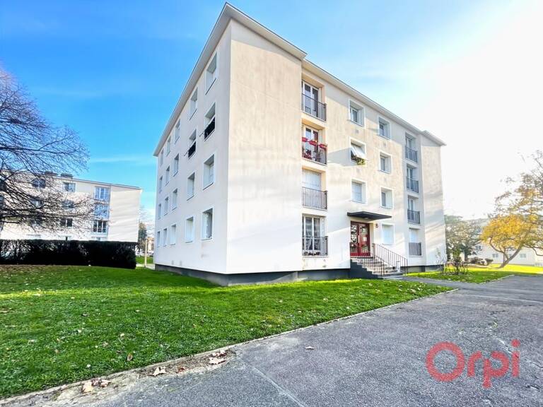 Appartement 4 pièces de 69,57 m² à TAVERNY — photo 1