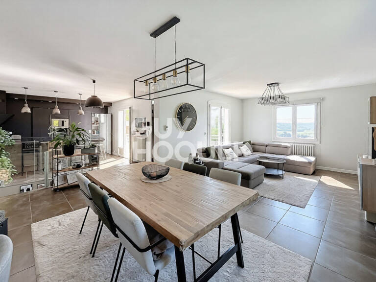 Maison 5 chambres, double garage, terrasse et jardin dans un secteur calme et recherché. — photo 1
