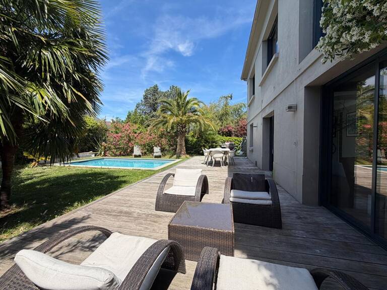 Maison familiale à vendre 5 chambres, piscine chauffée et garage — photo 1