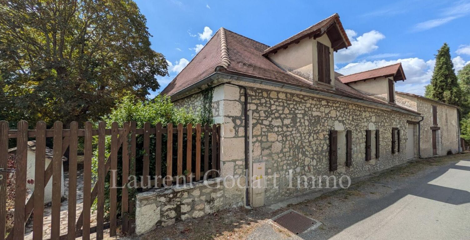 Maison en pierres avec dépendances — photo 1