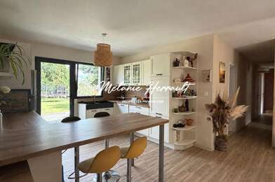 Maison 6 pièces 299840 €