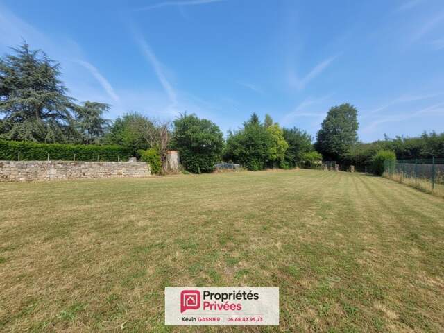 SOYAUX (16800) : Terrain constructible de 700m2 — photo du bien