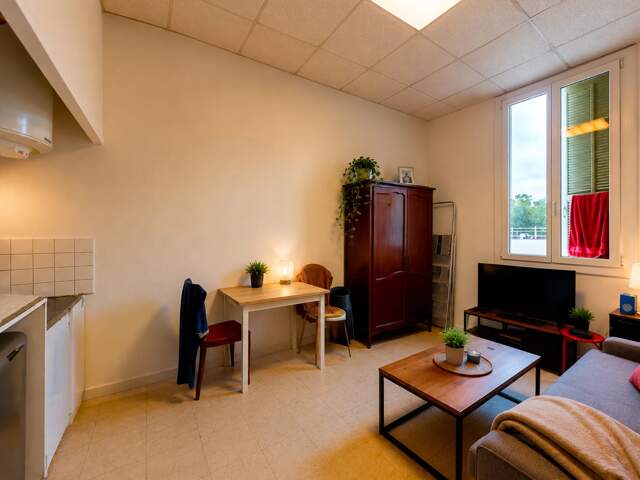 STUDIO NICE CENTRE. DERNIER ETAGE. — photo du bien