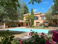 Vourles - Secteur résidentiel - Maison familiale de 325 m² - Terrain avec piscine de 1716 m² - 5 chambres — photo 2