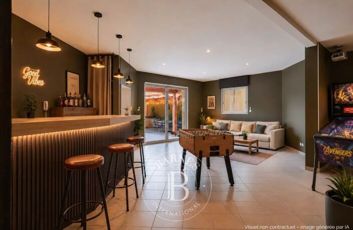Vourles - Secteur résidentiel - Maison familiale de 325 m² - Terrain avec piscine de 1716 m² - 5 chambres — photo 4