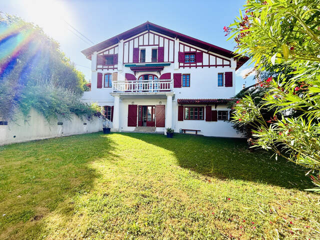 Saint-Jean-de-Luz   Maison de caractère au coeur d'Aice Errot — photo du bien