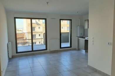 Appartement 3 pièces 905 €