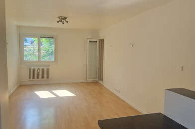 Appartement 3 pièces 880 €