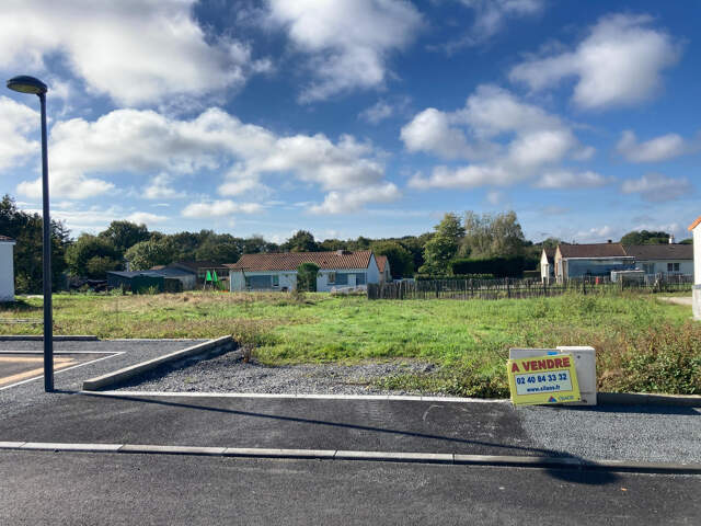 Terrain à 5 KM de SAINT PHILBERT DE BOUAINE ! — photo du bien