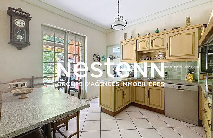 Maison familiale 5 pièces 4 chambres avec jardin, garage et caves - 69500 BRON — photo 4
