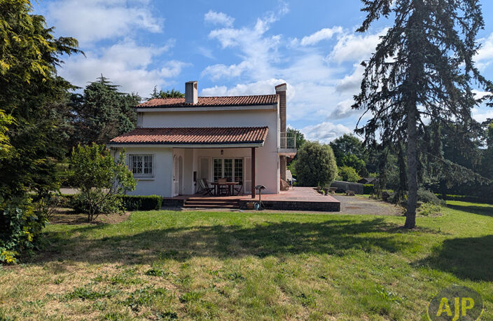 propriété centre bourg Boussay — photo 2