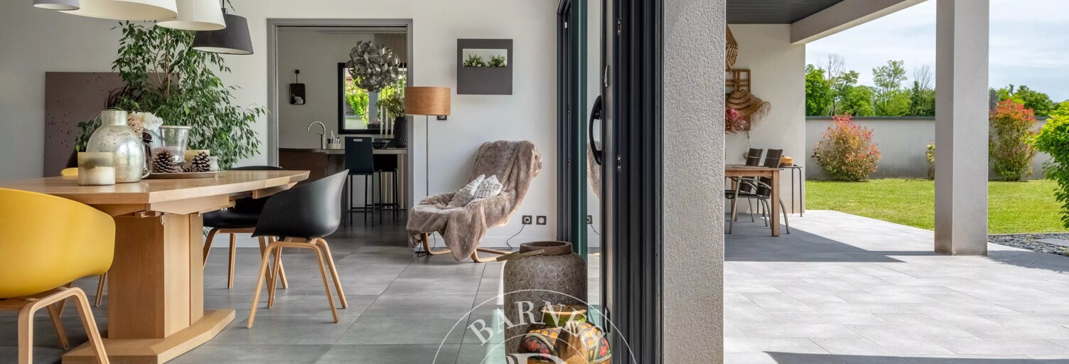 Maison 8 Pièces 188 m² à vendre à Saint-Pierre-de-Chandieu (69780)