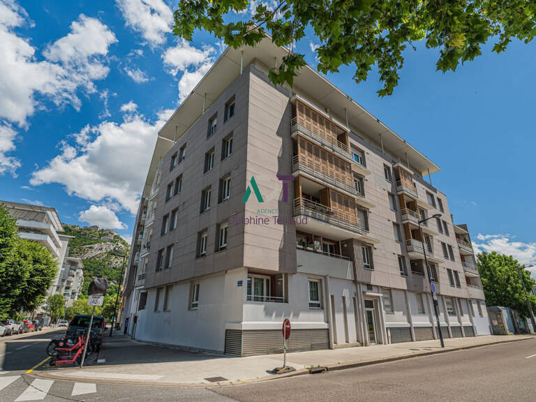 T3 AVEC GARAGE SECTEUR GRENOBLE GARE — photo 1
