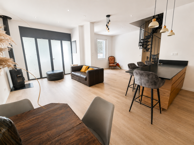 Dépt Hérault (34), à vendre MONTPELLIER Maison de Ville T5 d — photo du bien