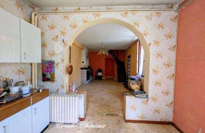 Ensemble immobilier à rénover avec jardin et garage à Bort-les-Orgues — photo 3