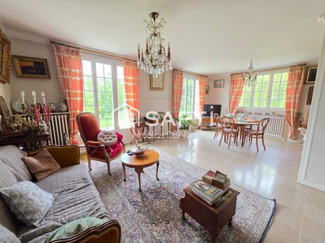 Rare! Maison sur vaste terrain divisible — photo du bien