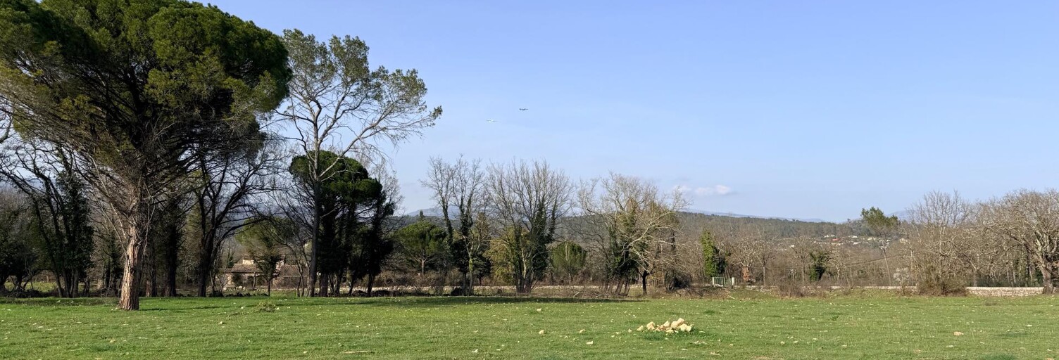 Terrain  1685 m² à vendre à Tourrettes (83440)