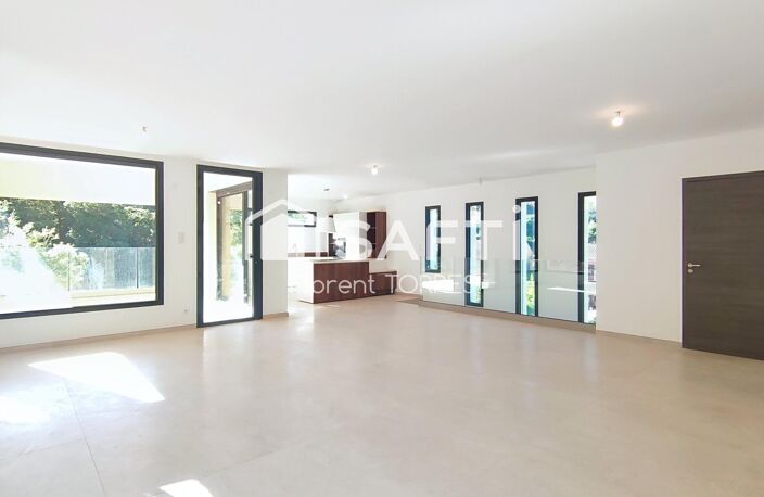 FABRÉGAS  Villa contemporaine neuve avec piscine rooftop à deux pas des plages — photo 2