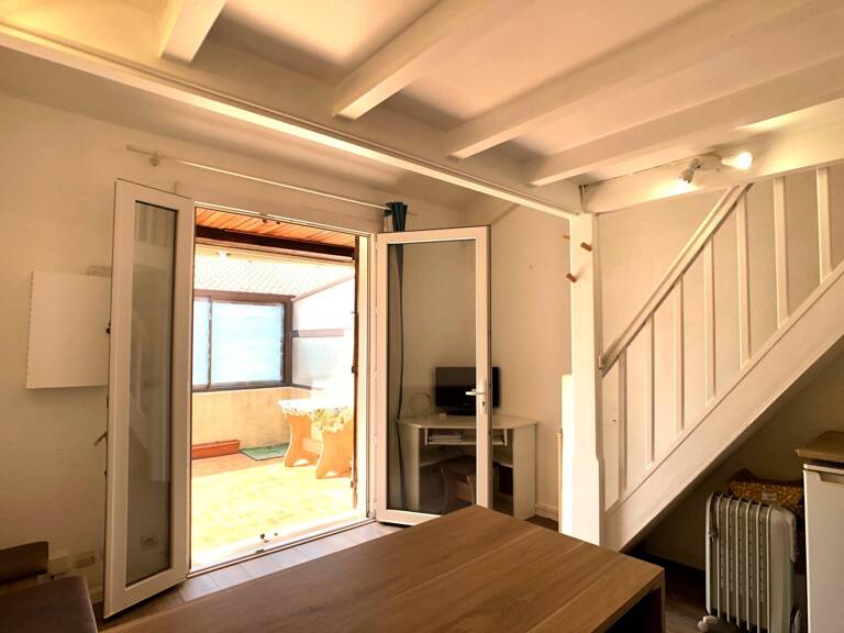 Maison de type T2 cabine rénovée et climatisée avec terrasse et parking — photo 1
