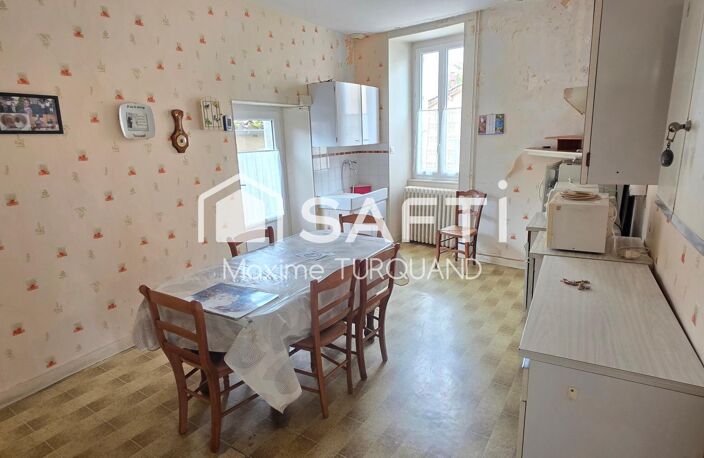 Maison d'habitation à rénover 110m², 3 chambres 730m² de terrain + dépendances. — photo 2