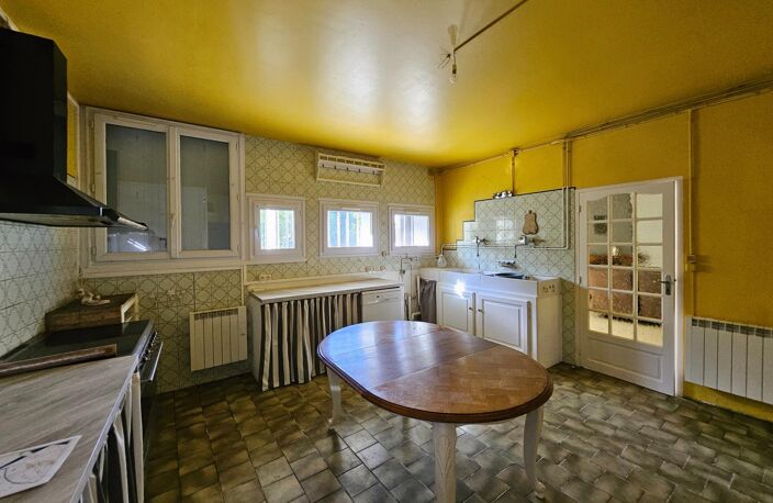 Maison familiale sur 8 500 m² avec ruisseau — photo 4