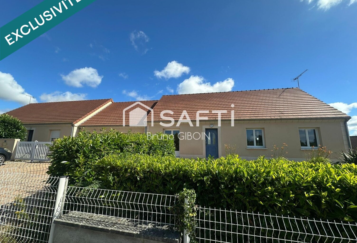 Ensemble Immobilier de deux maisons, 119 m², 4 pièces, 3 chambres, garage. — photo 1