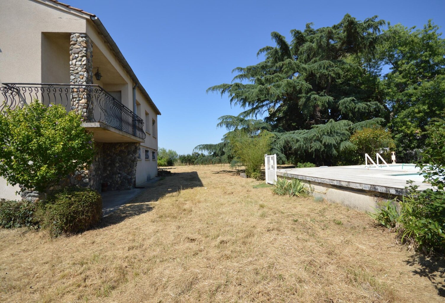 Maison T5 105m² garage de 63m² terrain de 1500m² — photo 1