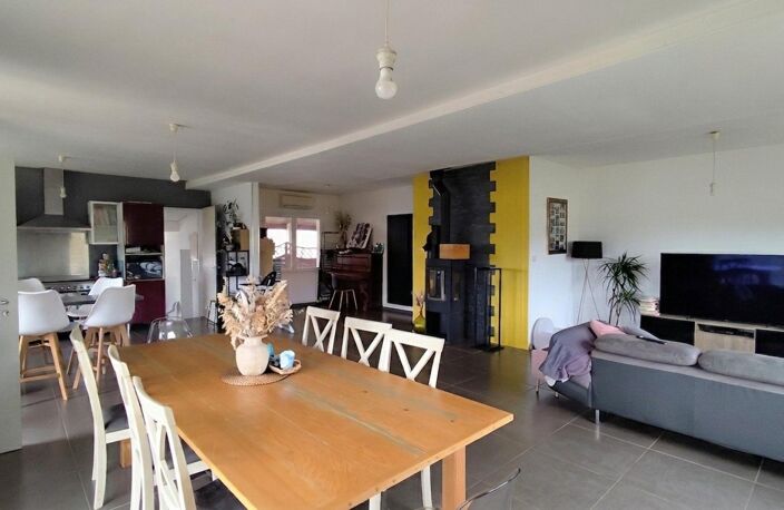 Maison 8 pièces, dépendances 500 m², grand terrain — photo 2