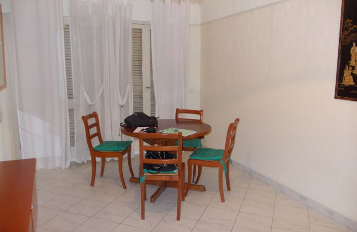 Roquebrune Cap Martin centre 2 pices 52, 6 traversant cave parking 318 000  euros — photo 2