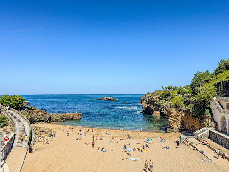 BIARRITZ CENTRE ?-PORT-VIEUX STUDIO EN BON ÉTAT A DEUX PAS DE LA PLAGE — photo 1