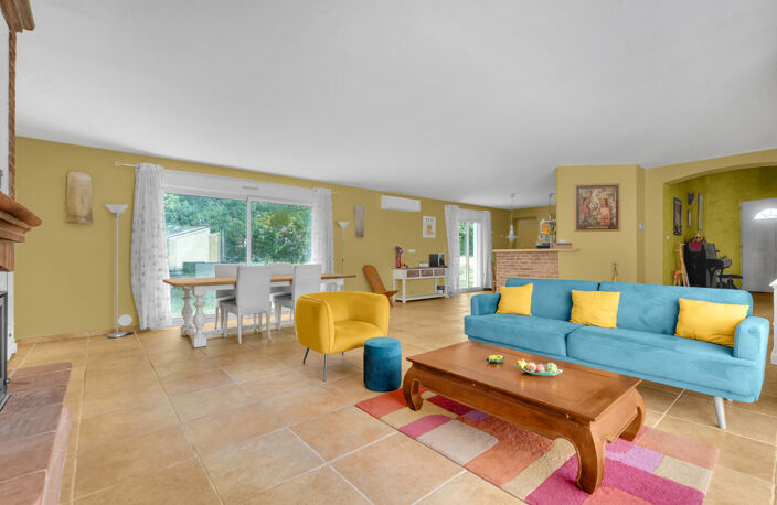 MAISON 6 PIECES 199,40 M2 SUR UN TERRAIN DE 2643 M2 — photo 5