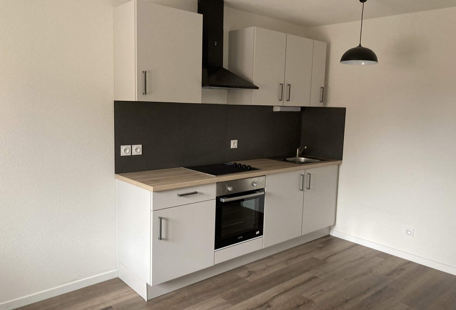 A LES ROUSSES, Appartement Type 2 entièrement rénové à louer — photo 1