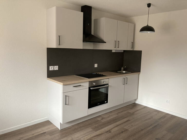 A LES ROUSSES, Appartement Type 2 entièrement rénové à louer — photo 1