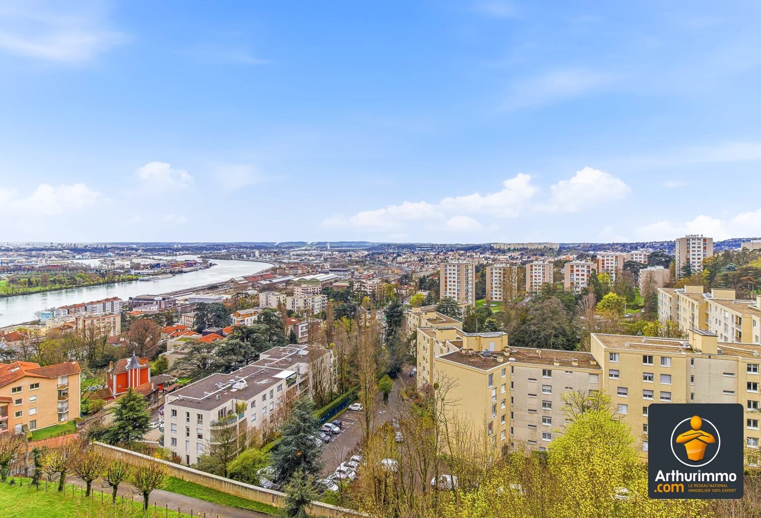Appartement 3 pièces proche des commodités avec ascenseur — photo 1