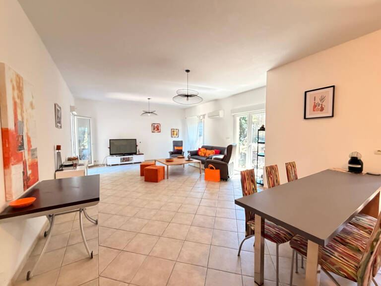 NIMES VACQUEROLLES Superbe maison 5 pièces de 115 m2 avec ga — photo 1