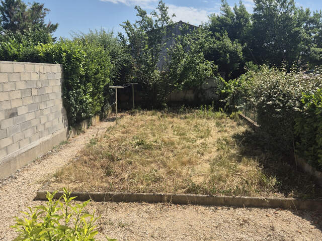 Lambesc, maison de type 4 en centre village avec garage et t — photo du bien
