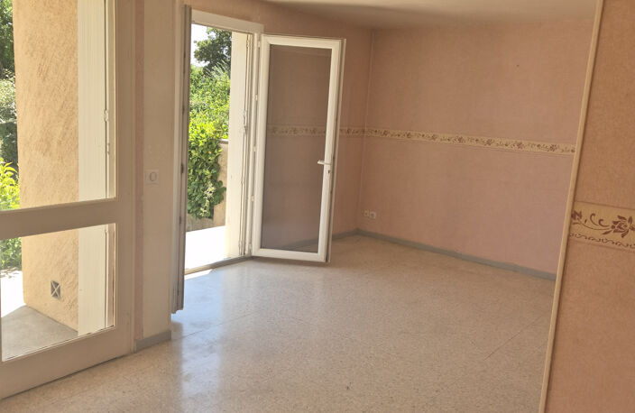 Lambesc, maison de type 4 en centre village avec garage et t — photo 2